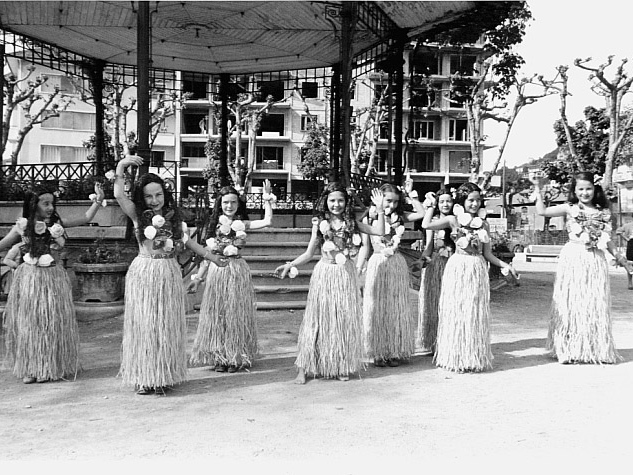 1961 Les vahinés Place Clémenceau.
