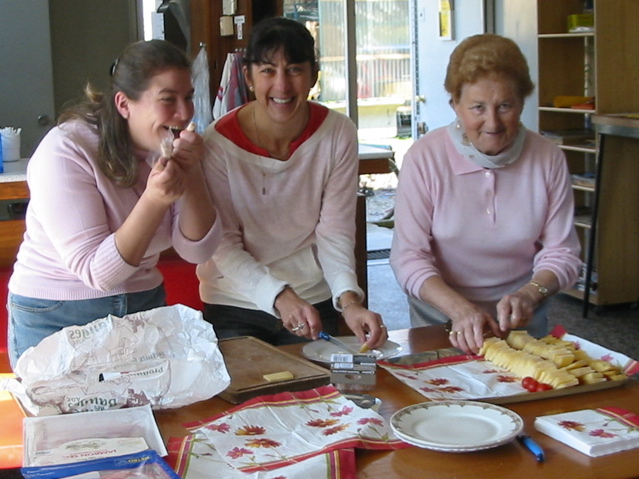 Sandrine C., Évelyne et Yvette.